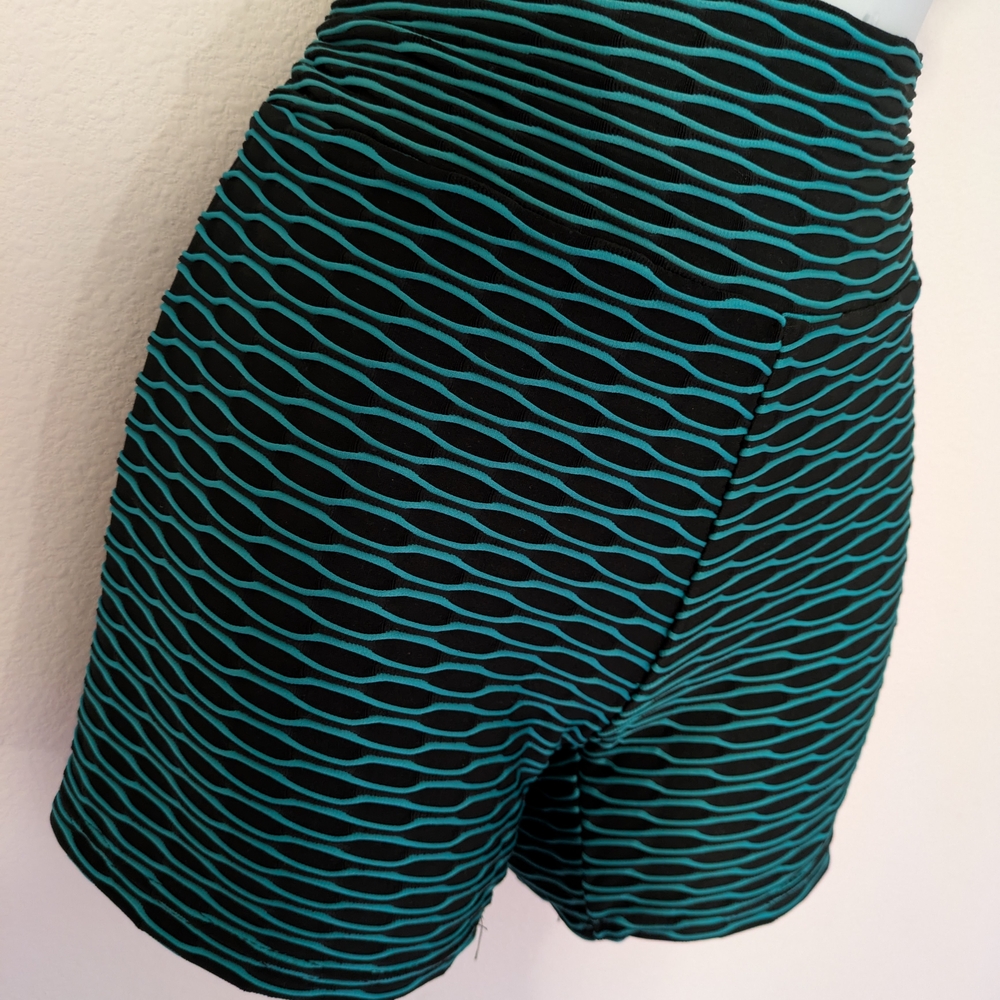 Teal Green & Black Textured Shorts M